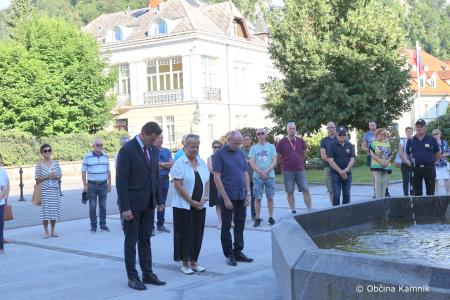 Spominska slovesnost na Trgu Talcev (20)
